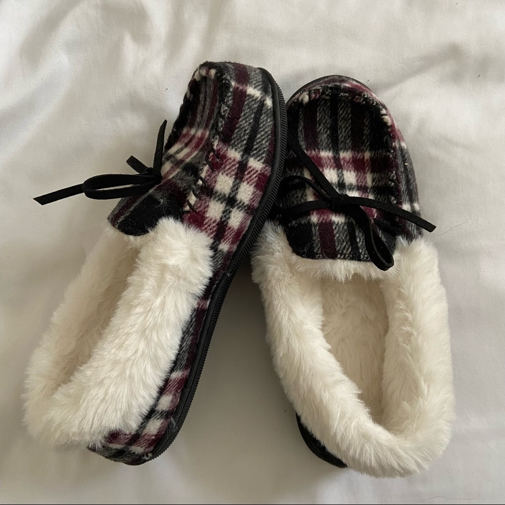 NWT Sonoma Faux Fur Moccasins Size 5/6
